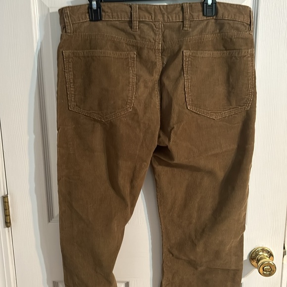 Men’s Gap corduroy pants - Picture 2 of 2